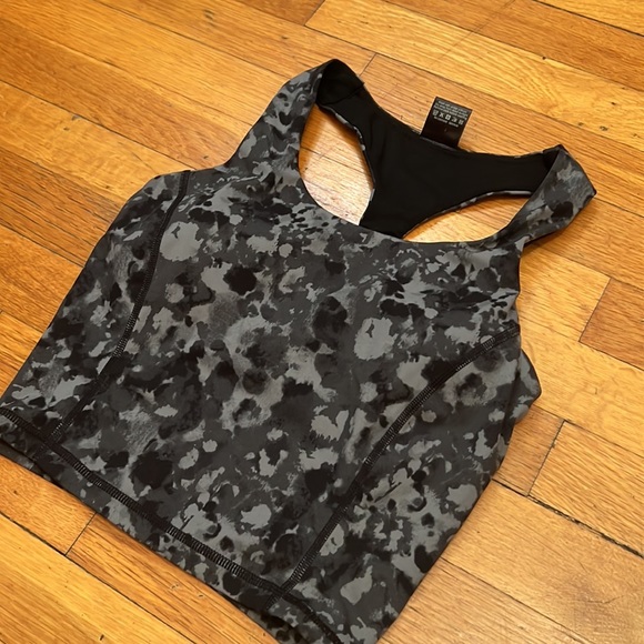 Sweaty Betty Power Workout Crop Top in Camo, size XS - Picture 4 of 10